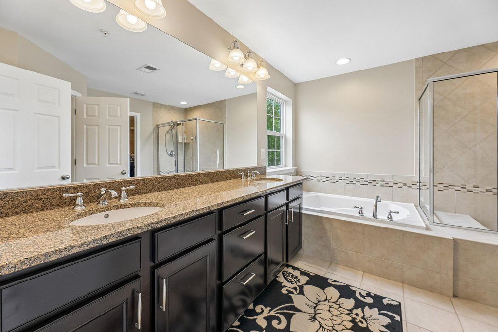 Image 26 of property listing at 9777 LEIGHLAND CT, Waldorf, MD 20603