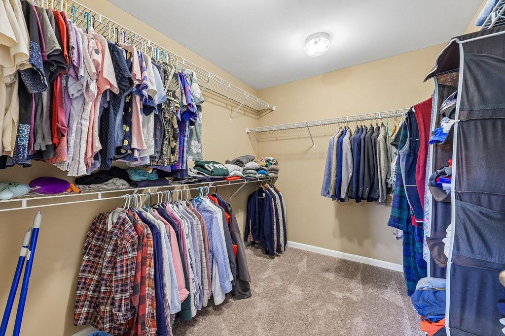Image 27 of property listing at 9777 LEIGHLAND CT, Waldorf, MD 20603