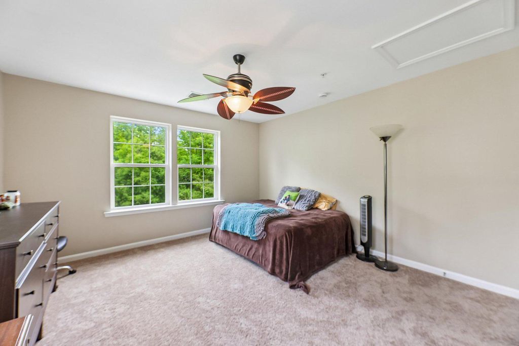 Image 29 of property listing at 9777 LEIGHLAND CT, Waldorf, MD 20603