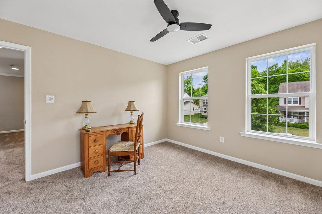 Image 31 of property listing at 9777 LEIGHLAND CT, Waldorf, MD 20603
