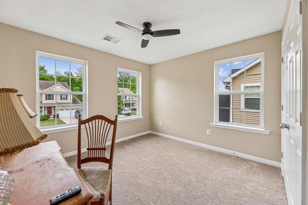Image 32 of property listing at 9777 LEIGHLAND CT, Waldorf, MD 20603