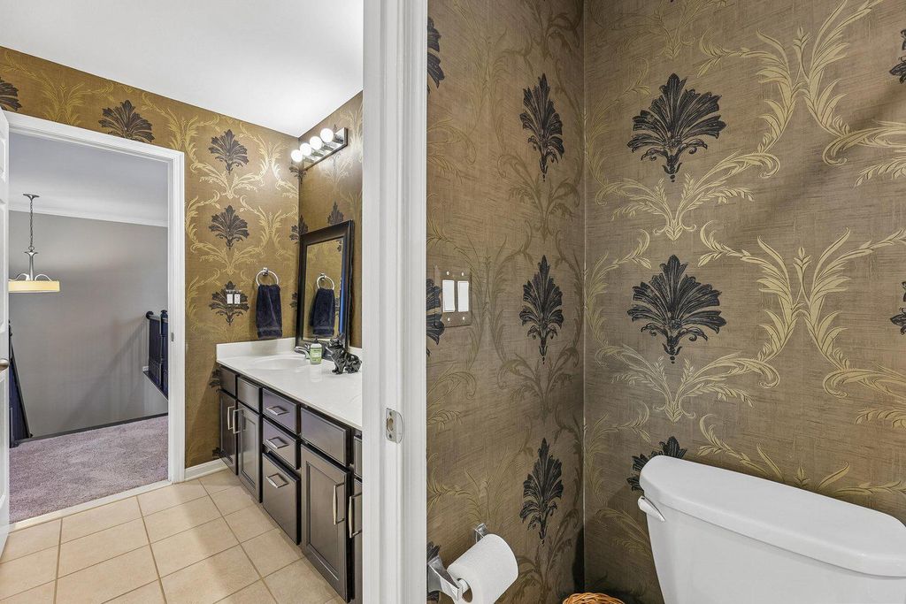 Image 37 of property listing at 9777 LEIGHLAND CT, Waldorf, MD 20603