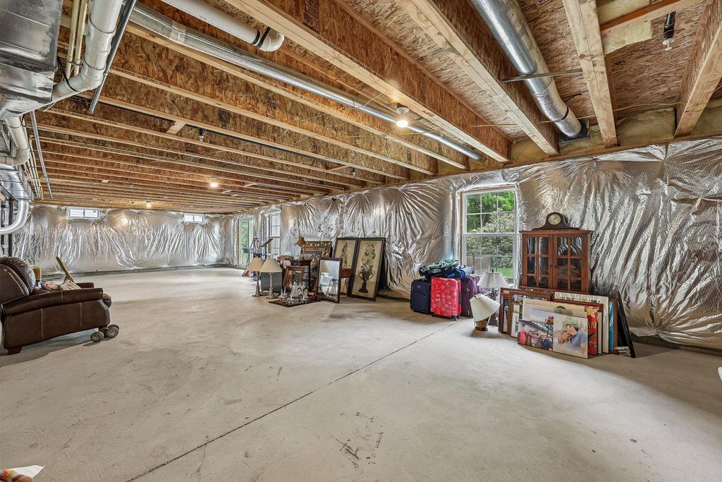Image 39 of property listing at 9777 LEIGHLAND CT, Waldorf, MD 20603