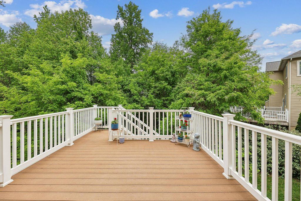 Image 42 of property listing at 9777 LEIGHLAND CT, Waldorf, MD 20603