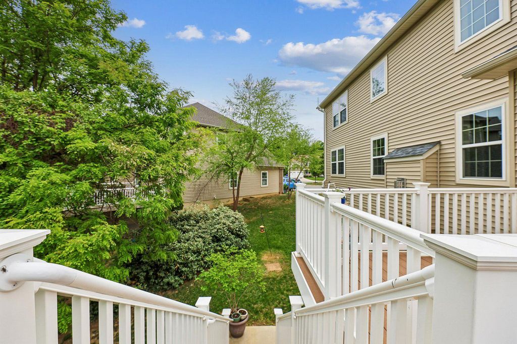 Image 44 of property listing at 9777 LEIGHLAND CT, Waldorf, MD 20603