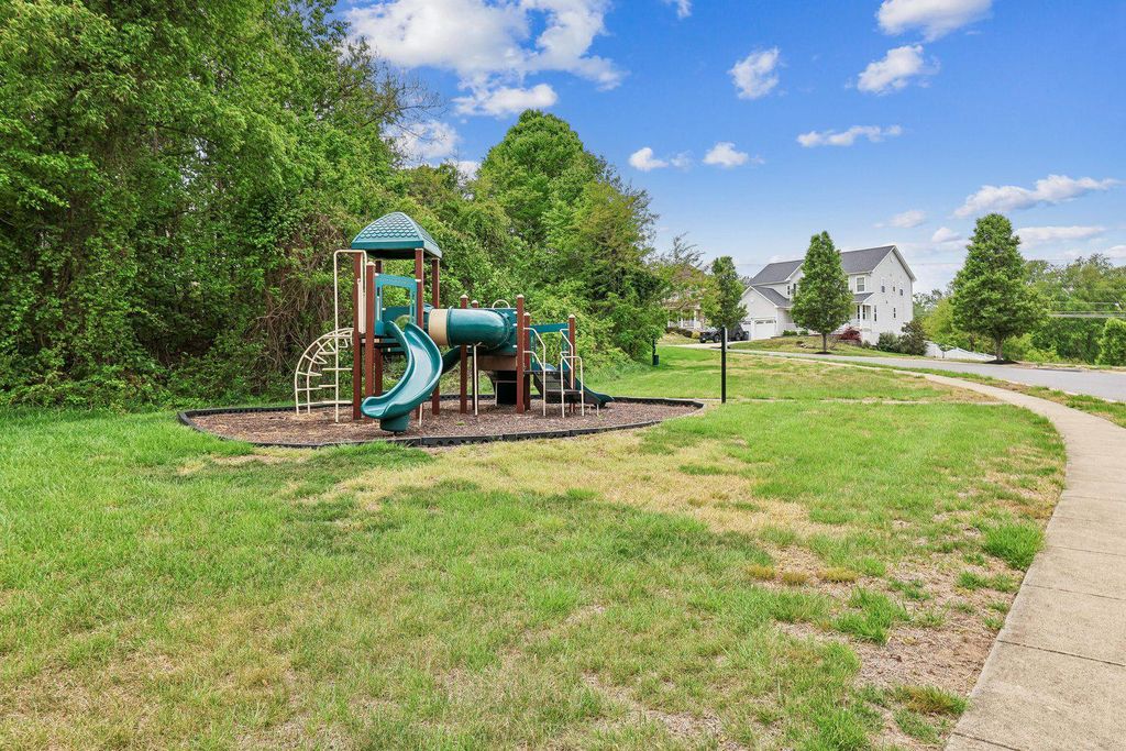 Image 52 of property listing at 9777 LEIGHLAND CT, Waldorf, MD 20603