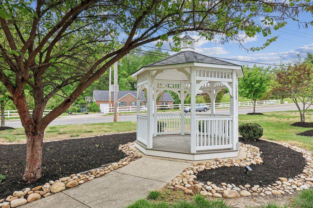 Image 54 of property listing at 9777 LEIGHLAND CT, Waldorf, MD 20603