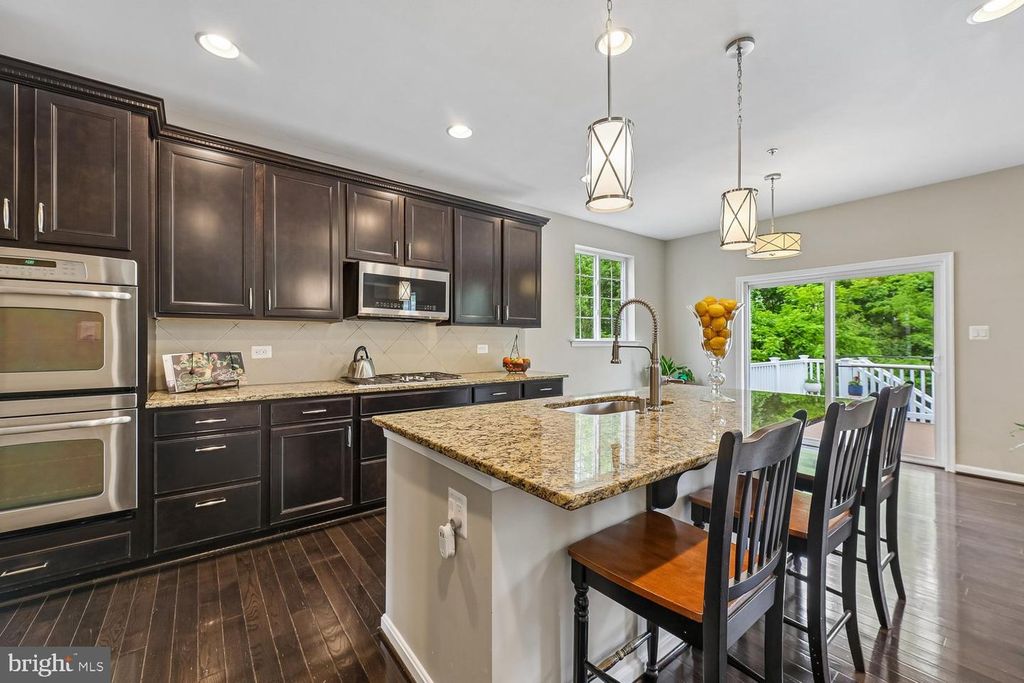 Image 8 of property listing at 9777 LEIGHLAND CT, Waldorf, MD 20603