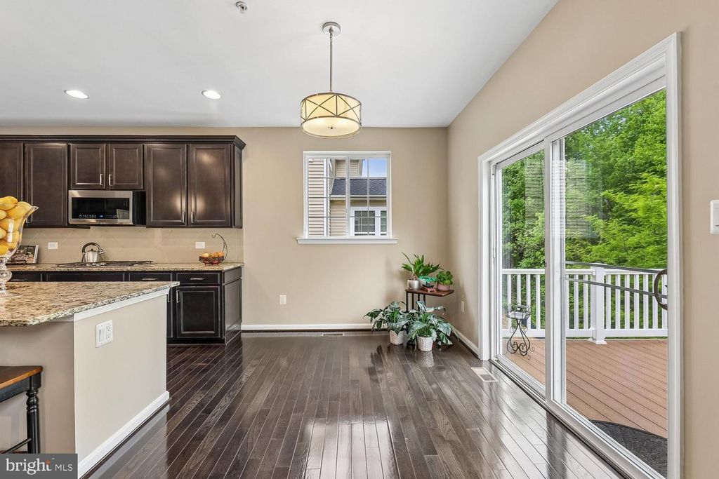Image 9 of property listing at 9777 LEIGHLAND CT, Waldorf, MD 20603
