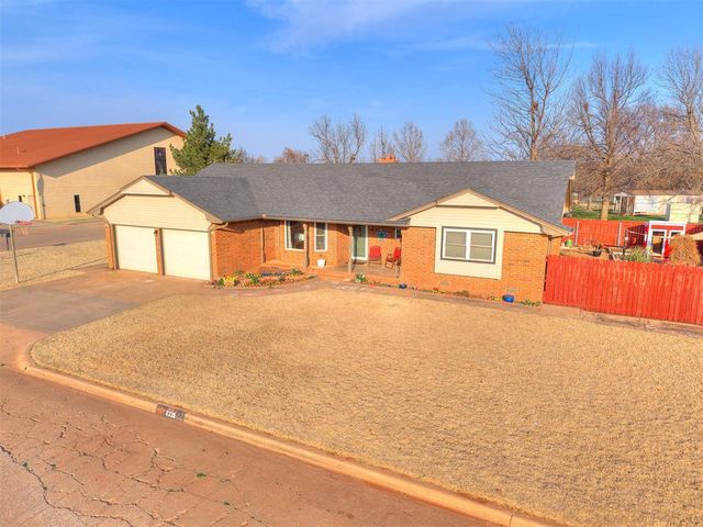 1321 S Oak Street, Kingfisher, OK 73750
