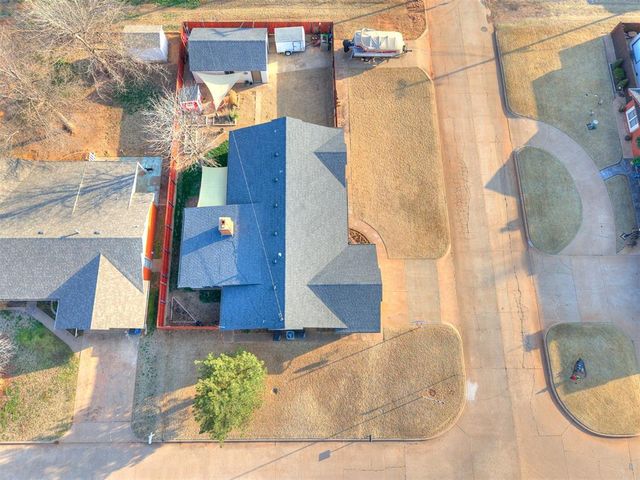1321 S Oak Street, Kingfisher, OK 73750