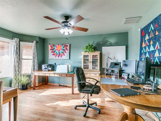 1321 S Oak Street, Kingfisher, OK 73750