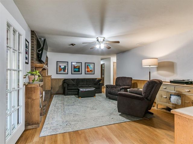 1321 S Oak Street, Kingfisher, OK 73750