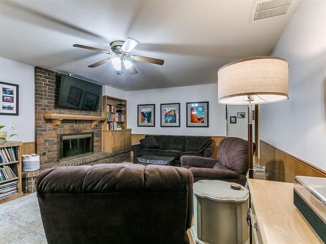 1321 S Oak Street, Kingfisher, OK 73750