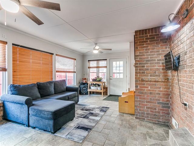 1321 S Oak Street, Kingfisher, OK 73750