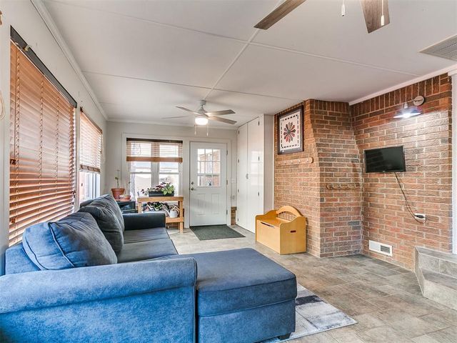 1321 S Oak Street, Kingfisher, OK 73750