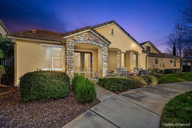 1040 Cabris Ln, Roseville, CA 95747