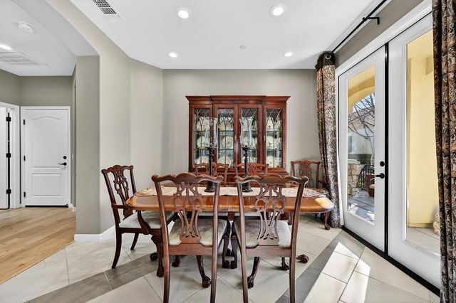 1040 Cabris Ln, Roseville, CA 95747