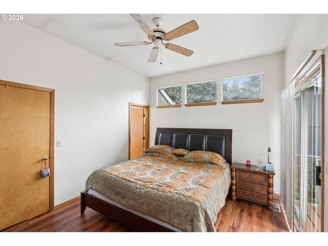 512 Se ALDER Ct, Hillsboro, OR 97123