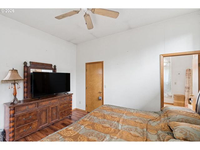 512 Se ALDER Ct, Hillsboro, OR 97123