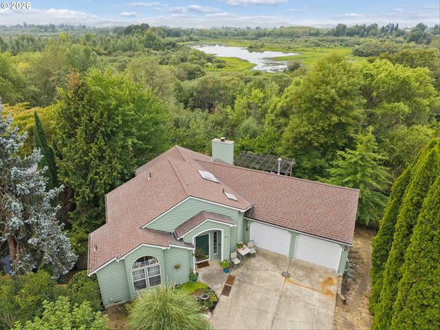 512 Se ALDER Ct, Hillsboro, OR 97123