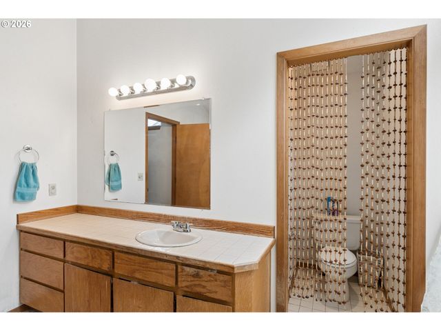 512 Se ALDER Ct, Hillsboro, OR 97123
