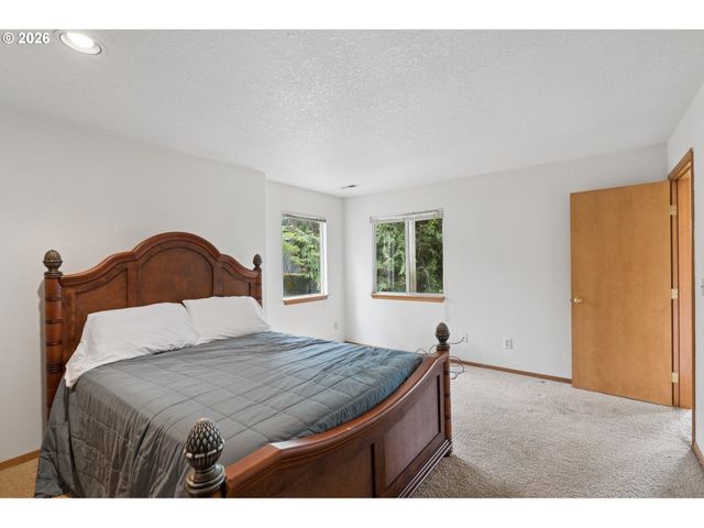 512 Se ALDER Ct, Hillsboro, OR 97123