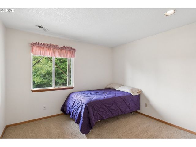 512 Se ALDER Ct, Hillsboro, OR 97123