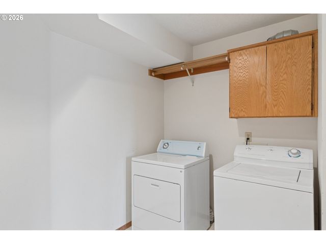 512 Se ALDER Ct, Hillsboro, OR 97123
