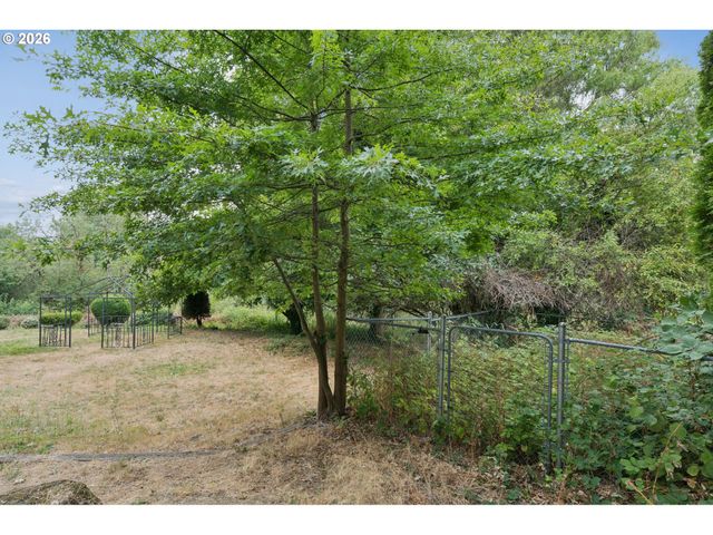 512 Se ALDER Ct, Hillsboro, OR 97123