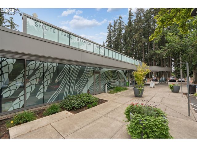 512 Se ALDER Ct, Hillsboro, OR 97123