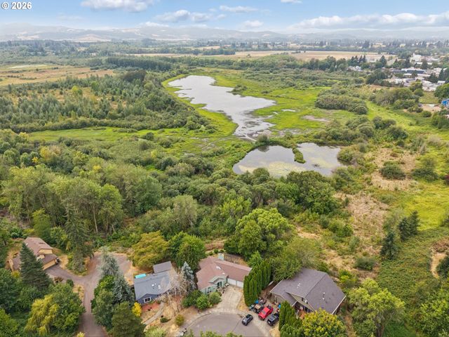 512 Se ALDER Ct, Hillsboro, OR 97123