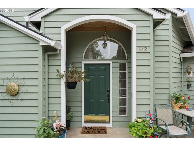 512 Se ALDER Ct, Hillsboro, OR 97123