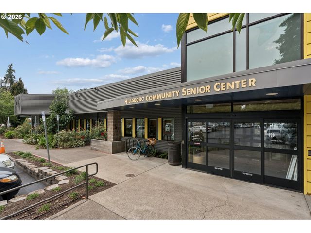 512 Se ALDER Ct, Hillsboro, OR 97123