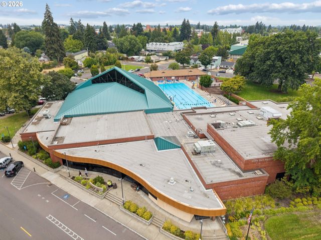 512 Se ALDER Ct, Hillsboro, OR 97123