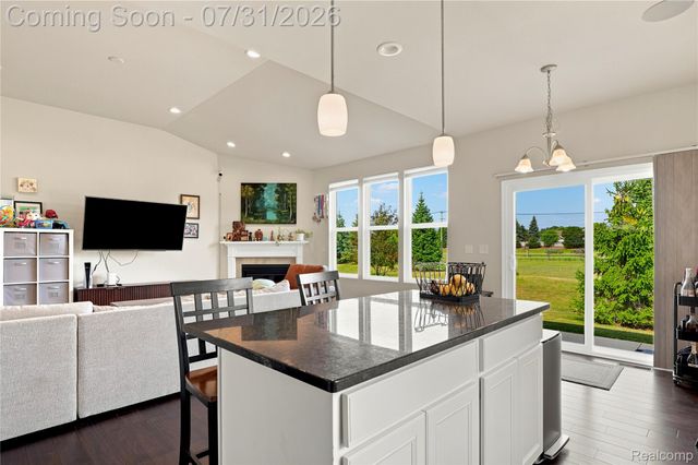 2279 Monte Vista Court, Orion Charter Township, MI 48360