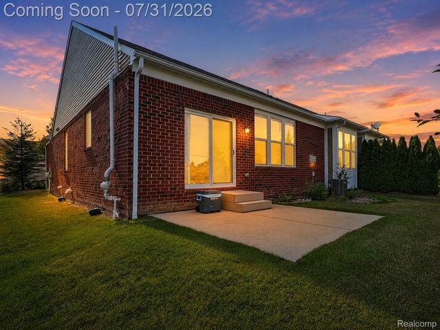 2279 Monte Vista Court, Orion Charter Township, MI 48360
