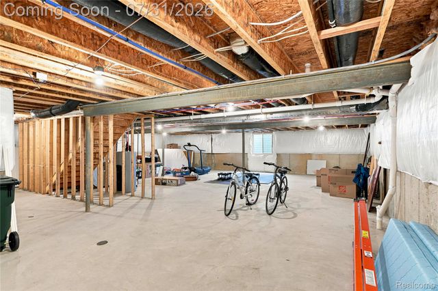 2279 Monte Vista Court, Orion Charter Township, MI 48360