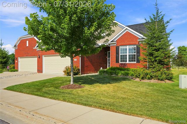 2279 Monte Vista Court, Orion Charter Township, MI 48360