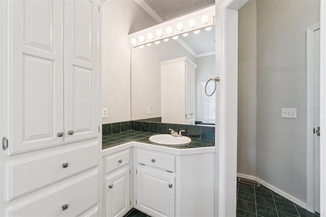 2143 NW 12th Avenue, Norman, OK 73072