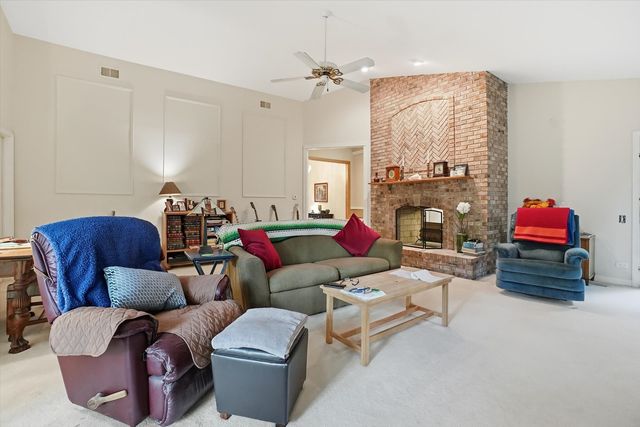 821 Killarney Pass Circle, Mundelein, IL 60060