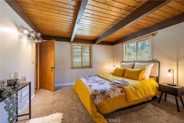 2395 Hunsaker, Running Springs, CA 92382