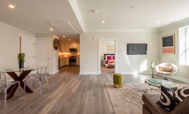 61 County St 108, Dover, MA 02030