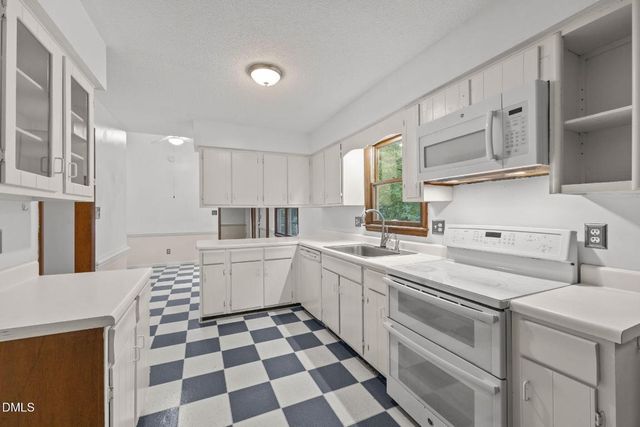 2713 Salisbury Plain, Raleigh, NC 27613