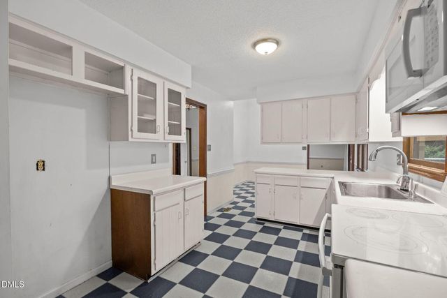 2713 Salisbury Plain, Raleigh, NC 27613