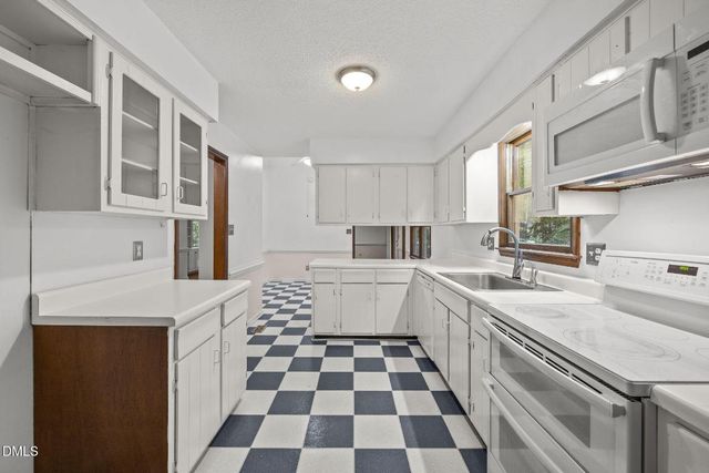 2713 Salisbury Plain, Raleigh, NC 27613