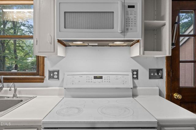 2713 Salisbury Plain, Raleigh, NC 27613