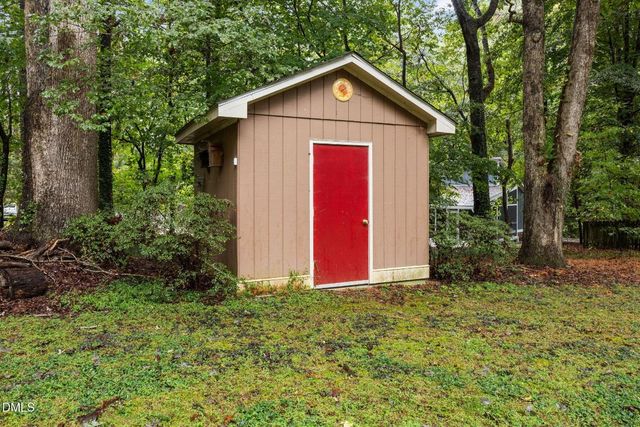 2713 Salisbury Plain, Raleigh, NC 27613