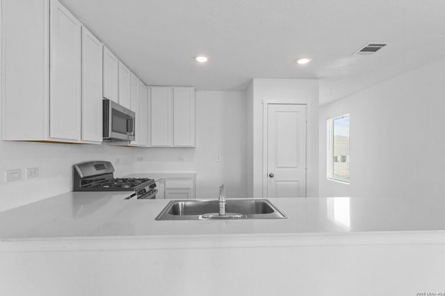 13007 Chinali Springs, St Hedwig, TX 78152