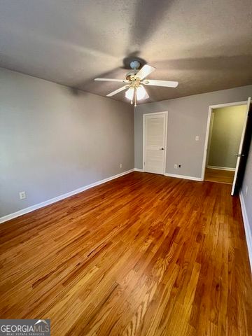 725 Navarre Drive, Stone Mountain, GA 30087